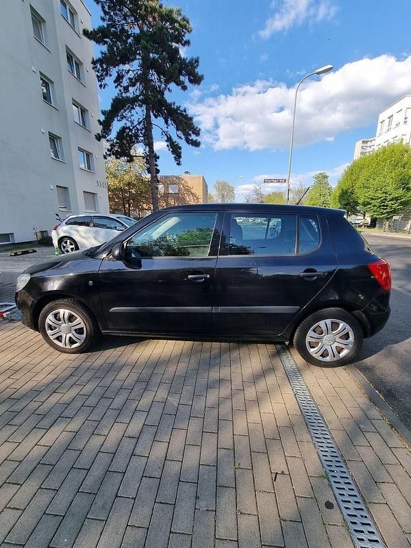 Gebraucht Skoda Fabia Active 60 PS (44 kW) 2013 Schwarz Kleinwagen