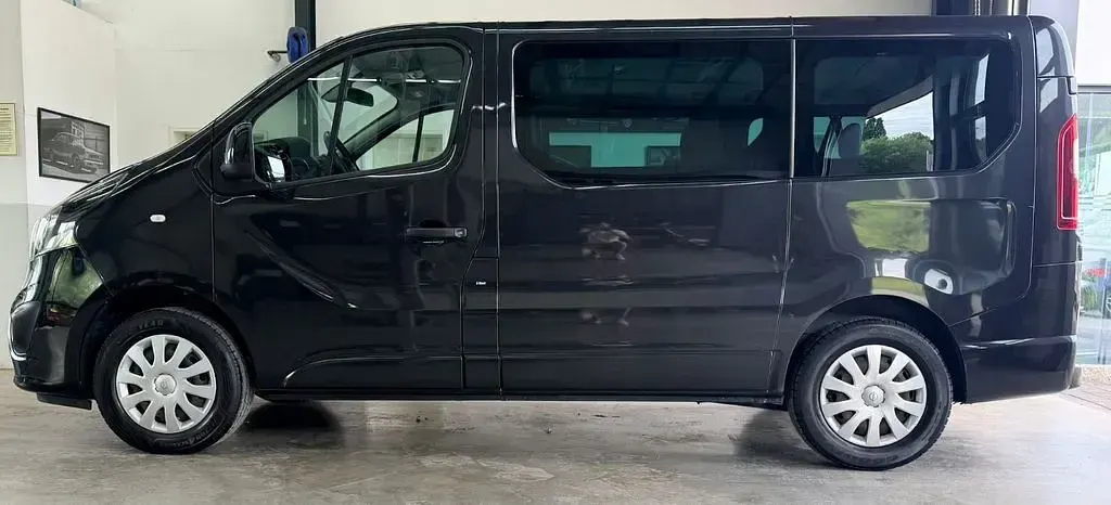 Gebraucht Opel Vivaro 145 PS (106 kW) 2018 Schwarz Van / Kleinbus