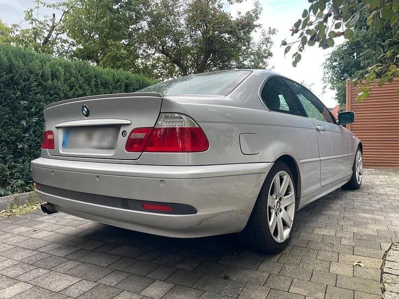 Gebraucht BMW 330 231 PS (169 kW) 2003 Silber Coupé