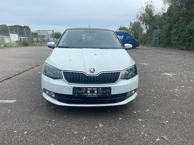 Weiß Gebraucht 2016 Skoda Fabia Joy Limousine | 7.000 € (Guter Preis) - Bild 1/4