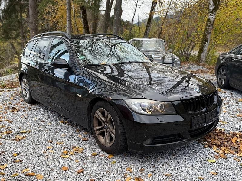 Gebraucht BMW 318 Comfort Edition 122 PS (89 kW) 2007 Schwarz Kombi