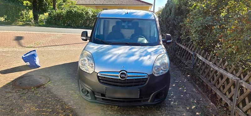 Silber Gebraucht 2014 Opel Combo Van / Kleinbus | 2.500 € (Fairer Preis) - Bild 1/4