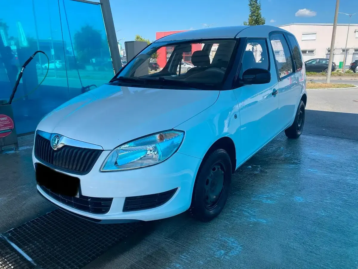 Gebraucht Skoda Roomster 86 PS (63 kW) 2012 Weiß Van / Kleinbus
