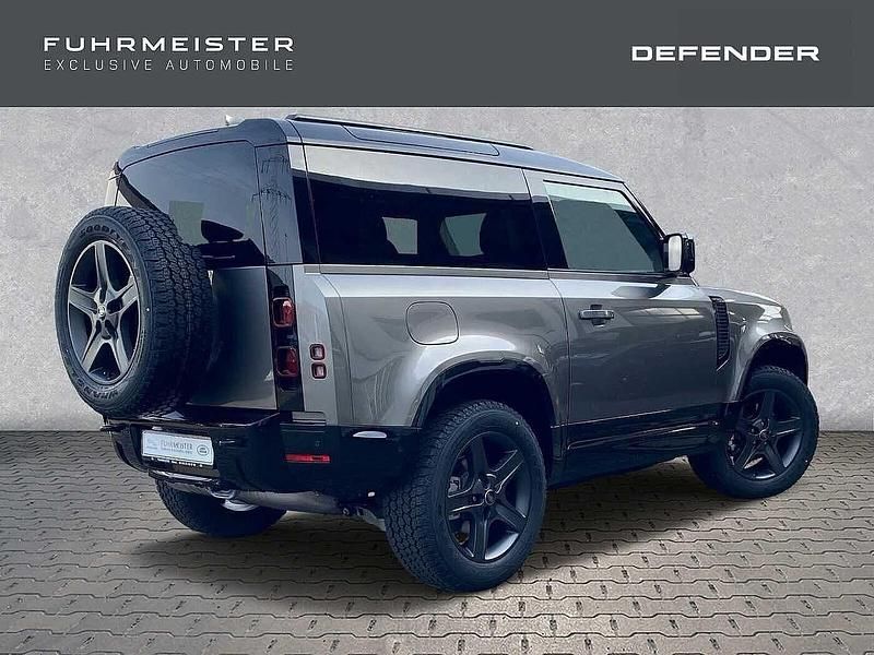 Gebraucht Land Rover Defender SE Dynamic 252 PS (185 kW) 2025 Silicon silver SUV