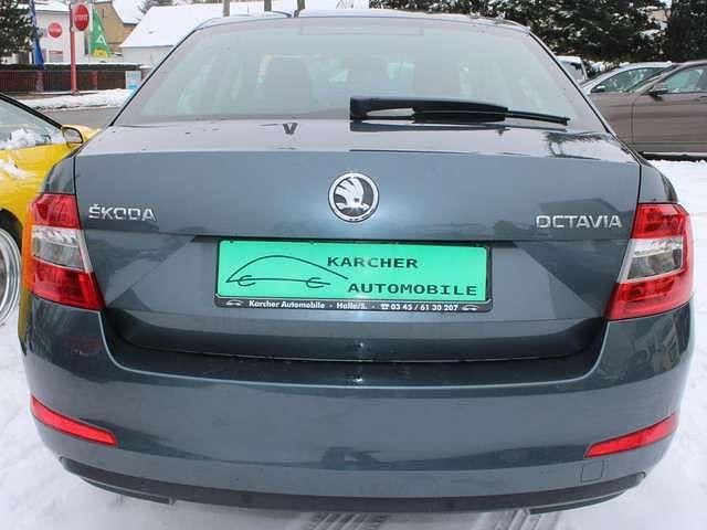 Gebraucht Skoda Octavia Ambition 140 PS (102 kW) 2014 Metalgrau metallic Kleinwagen