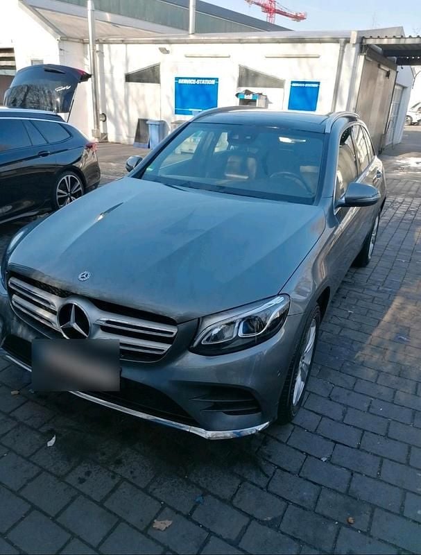 Gebraucht Mercedes GLC220 125 PS (91 kW) 2018 Andere farben SUV