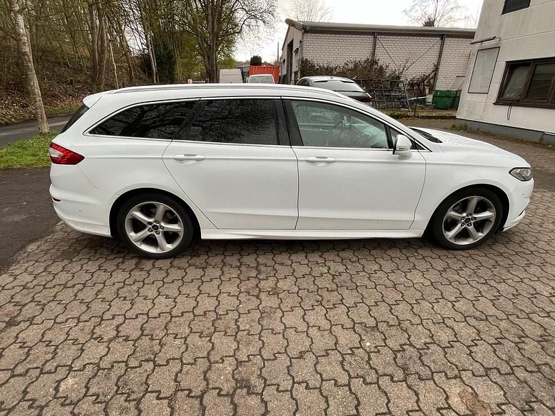Gebraucht Ford Mondeo 150 PS (110 kW) 2015 Weiß Kombi