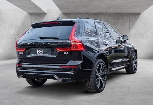 Gebraucht Volvo XC60 Ultimate 197 PS (144 kW) 2023 Schwarz / onyx schwarz (metallic) SUV