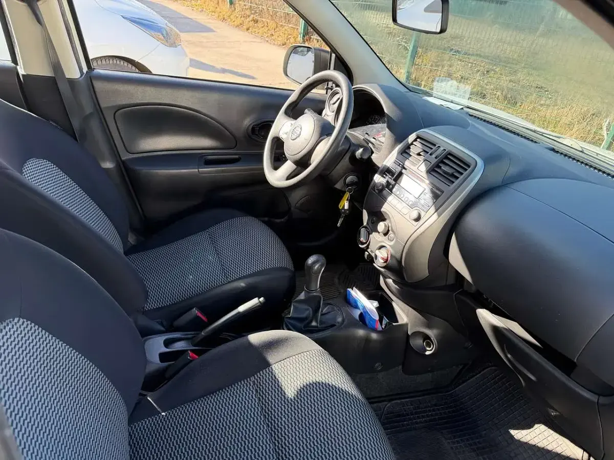 Gebraucht Nissan Micra Visia 80 PS (58 kW) 2015 White pearl (m) Kleinwagen
