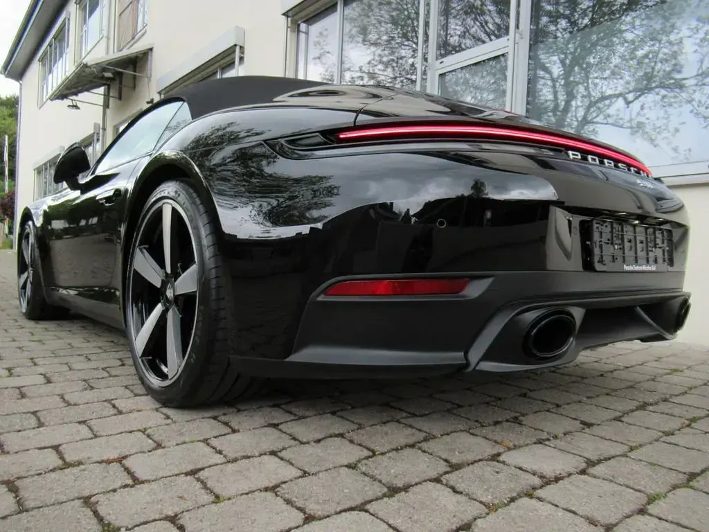 Gebraucht Porsche 992 Chrono 394 PS (289 kW) 2025 Schwarz Cabrio