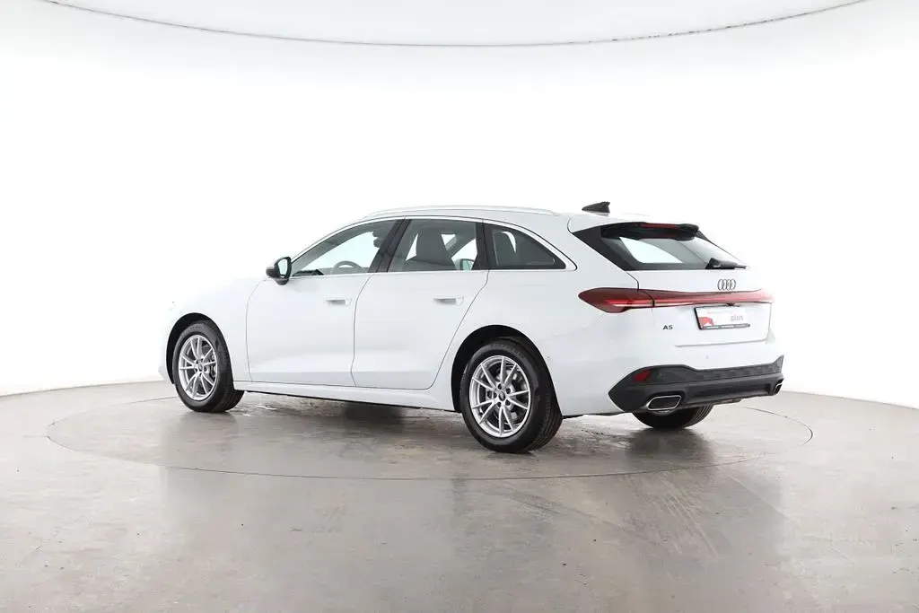 Gebraucht Audi A5 Sport 204 PS (150 kW) 2025 Gletscherweiss Kombi