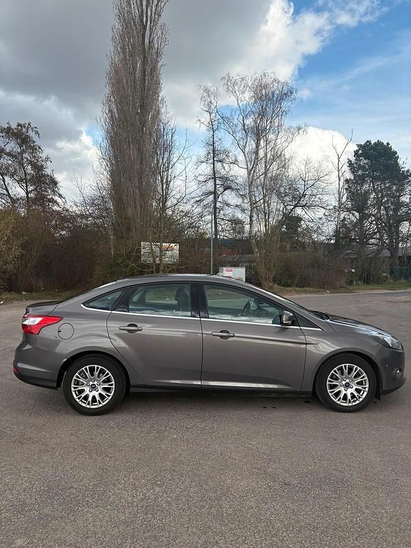 Gebraucht Ford Focus 2011 Andere farben Limousine
