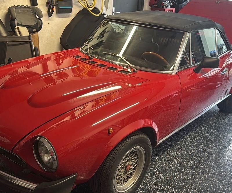 Gebraucht Fiat 124 Spider 105 PS (77 kW) 1981 Rot Cabrio