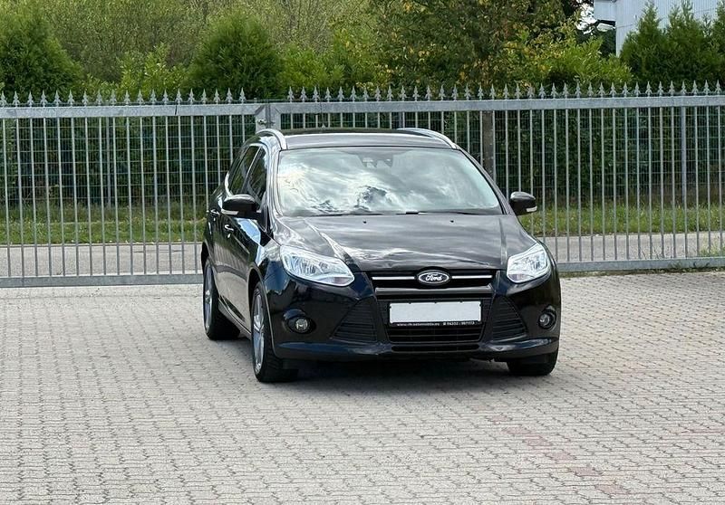 Schwarz Gebraucht 2013 Ford Focus SYNC Edition Limousine | 6.999 € (Fairer Preis) - Bild 1/4