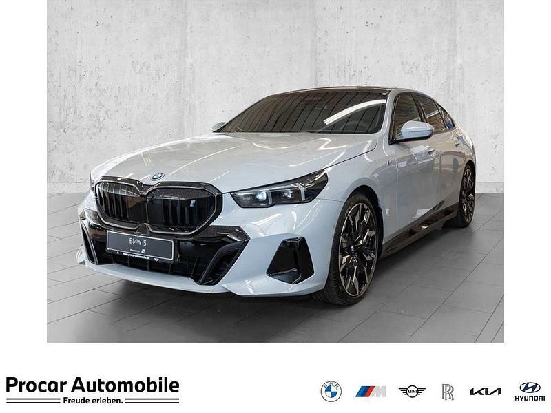 Schwarz Neu 2025 BMW i5 Shadowline Limousine | 77.990 € (Superpreis) - Bild 1/4