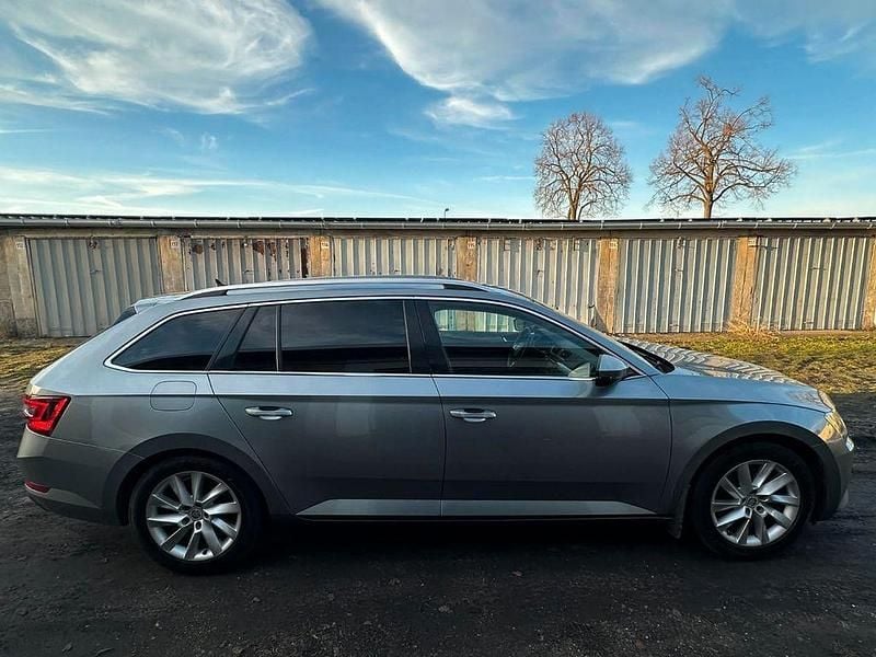 Gebraucht Skoda Superb Style 150 PS (110 kW) 2017 Grau Kombi