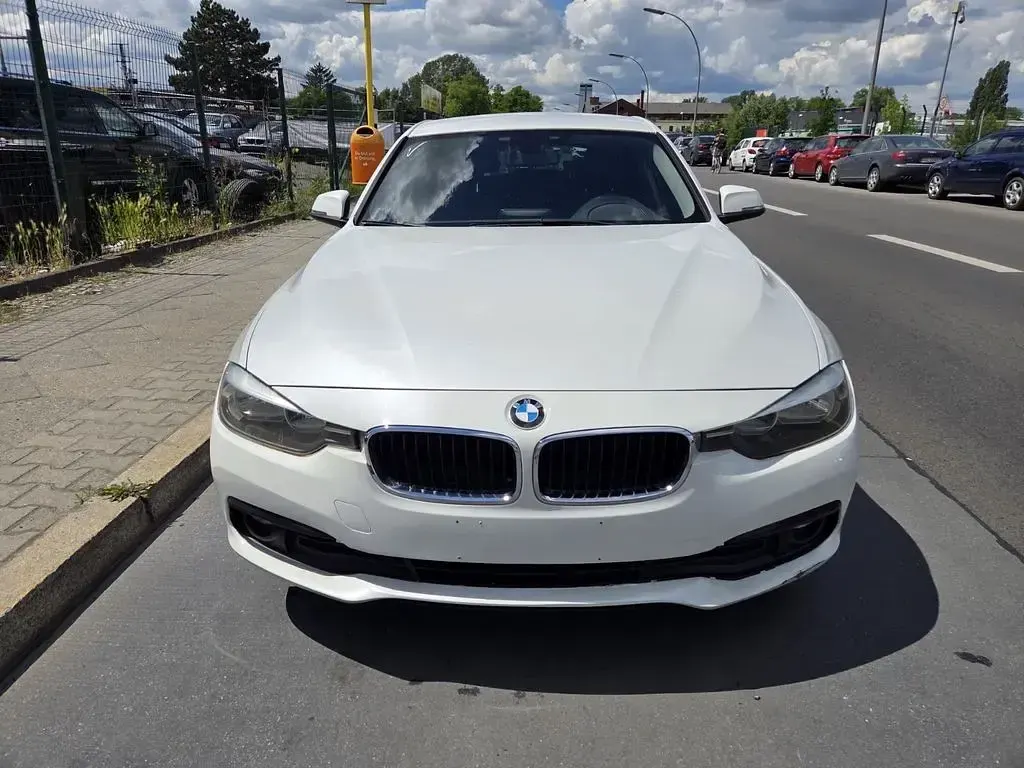 Gebraucht BMW 320 Advantage 190 PS (139 kW) 2017 Weiß Kombi