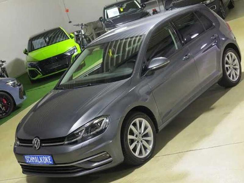 Gebraucht VW Golf VII Highline 150 PS (110 kW) 2019 Grau Limousine