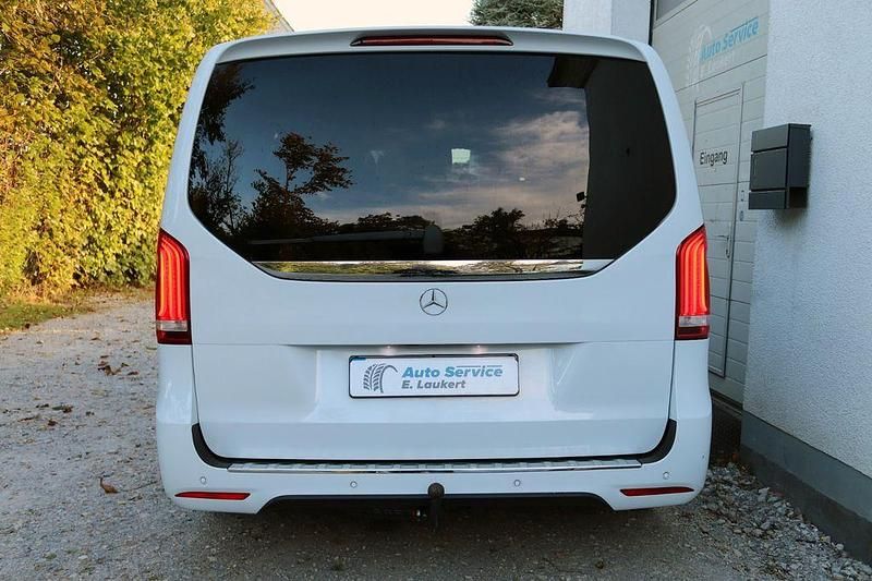 Gebraucht Mercedes V300 AMG 239 PS (175 kW) 2019 Bergkristallweiß metallic Van / Kleinbus
