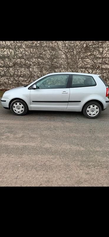 Gebraucht VW Polo 75 PS (55 kW) 2002 Silber Kleinwagen