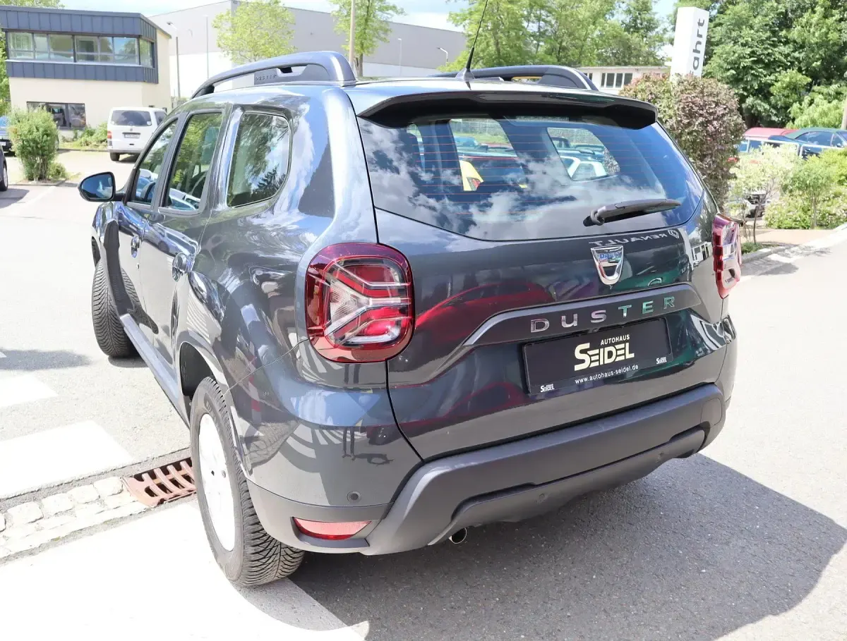 Gebraucht Dacia Duster Comfort 101 PS (74 kW) 2022 Grau SUV