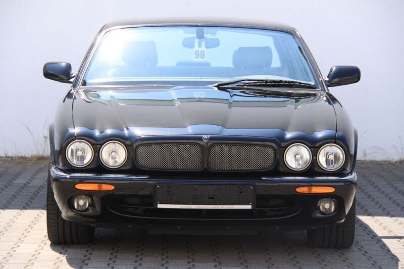 Blau Gebraucht 2000 Jaguar XJR Limousine | 34.999 € - Bild 1/4