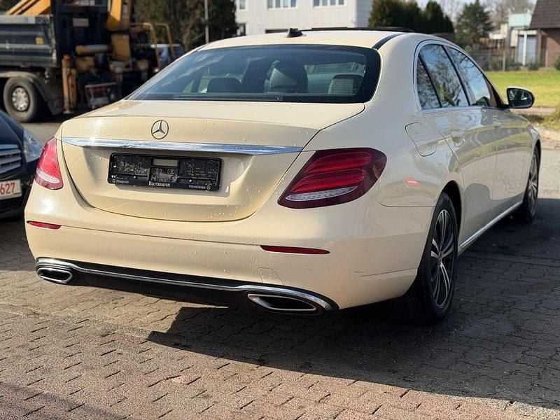 Gebraucht Mercedes E200 Avantgarde 160 PS (117 kW) 2019 Beige Limousine