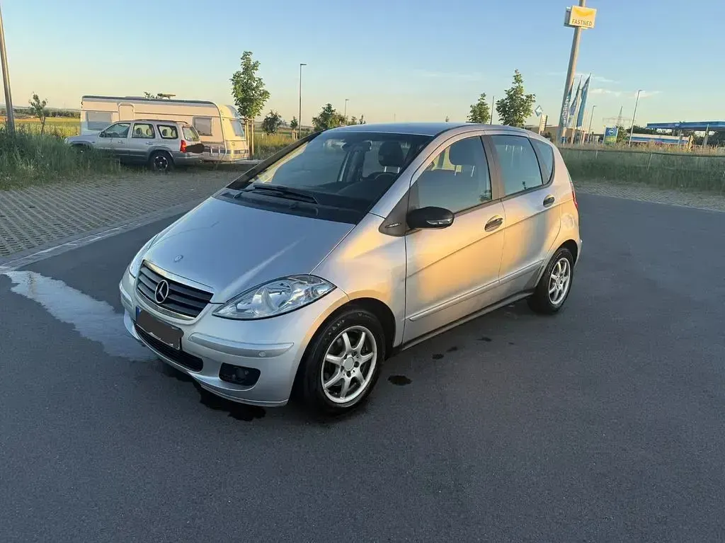 Gebraucht Mercedes A180 Elegance 109 PS (80 kW) 2006 Silber Van / Kleinbus