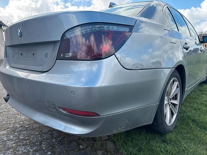 Gebraucht BMW 525 177 PS (130 kW) 2004 Silber Limousine