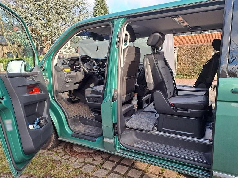 Gebraucht VW Multivan Highline 199 PS (146 kW) 2020 Grün Van