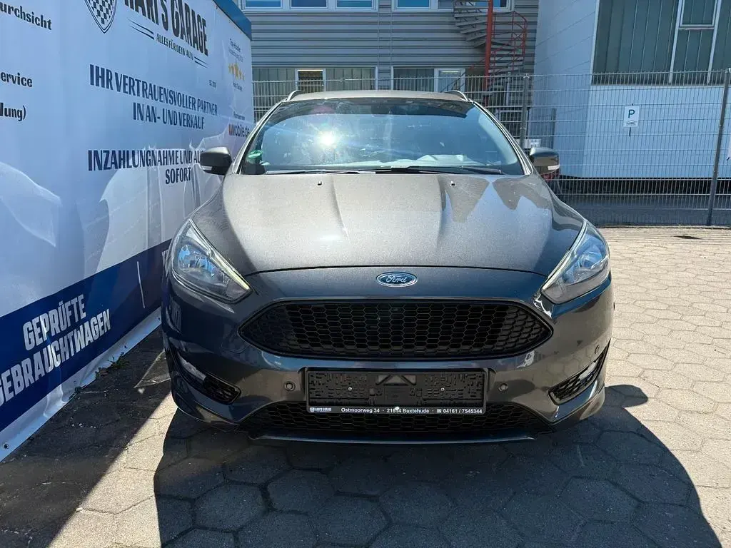 Używany Ford Focus ST-Line 150 KM (110 kW) 2018 Szary Sedan/Limuzyna