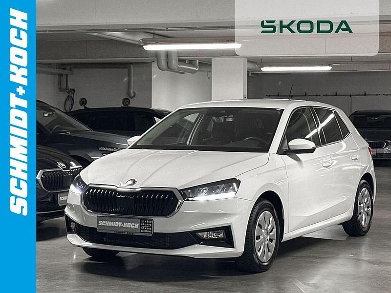 Candyweiß Gebraucht 2024 Skoda Fabia Selection Limousine | 22.490 € (Etwas zu teuer) - Bild 1/4