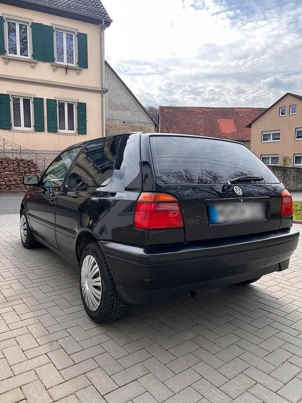 Second-hand VW Golf 75 CP (55 kW) 1993 Negru Coupe