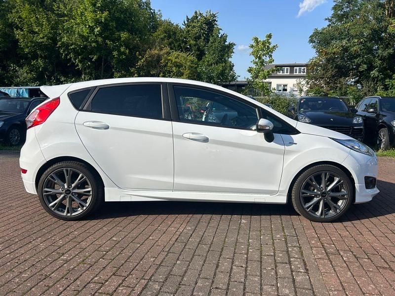 Gebraucht Ford Fiesta ST-Line 125 PS (91 kW) 2017 Weiß Kleinwagen