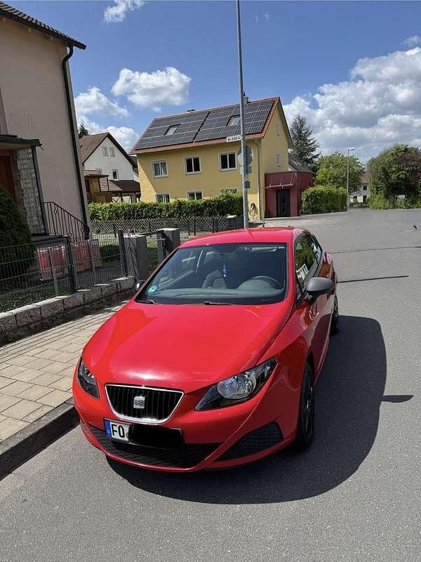 Rot Gebraucht 2011 Seat Ibiza Kleinwagen | 2.399 € (Fairer Preis) - Bild 1/4