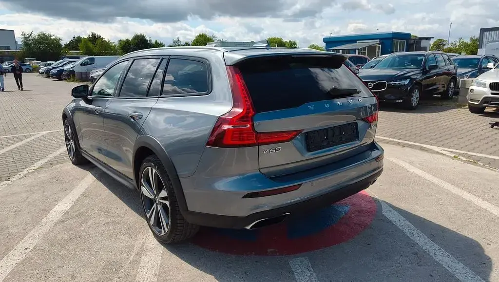 Gebraucht Volvo V60 CC 197 PS (144 kW) 2021 Grau Kombi