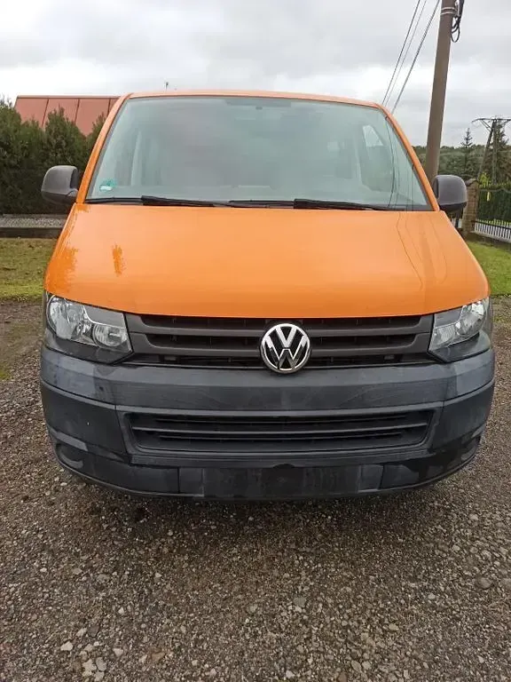 Gebraucht VW Caravelle 84 PS (61 kW) 2014 Orange Van
