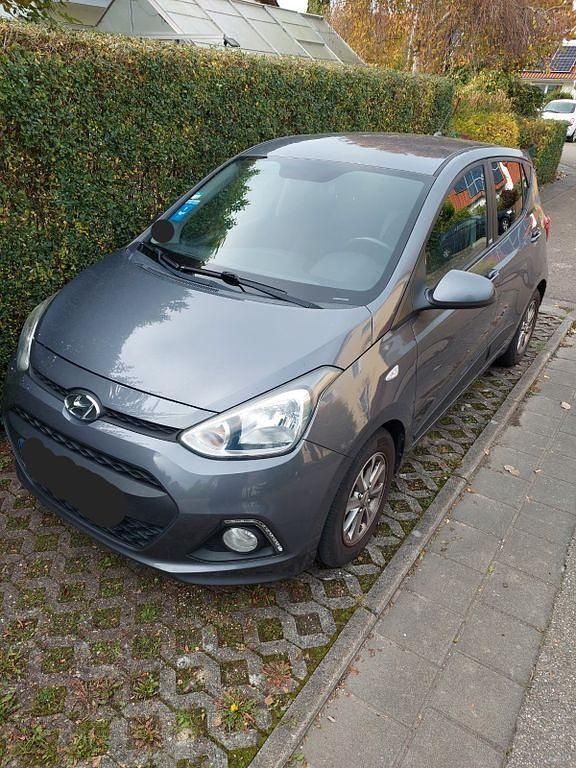 Grau Gebraucht 2016 Hyundai i10 Passion Kleinwagen | 2.450 € (Superpreis) - Bild 1/4