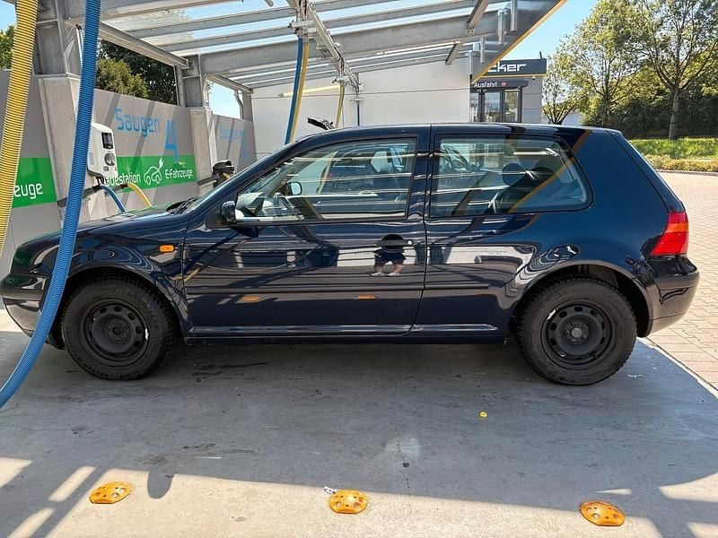 Blau Gebraucht 1998 VW Golf IV Coupé | 1.800 € (Fairer Preis) - Bild 1/4