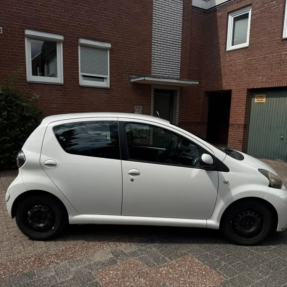 Gebraucht Toyota Aygo 68 PS (50 kW) 2012 Weiß Kleinwagen