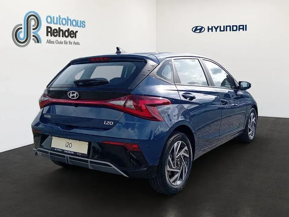 Neu Hyundai i20 Trend 90 PS (66 kW) 2026 Blau Kleinwagen