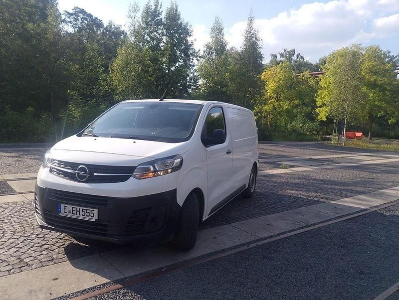 Weiß Gebraucht 2019 Opel Vivaro Van | 15.500 € (Guter Preis) - Bild 1/4
