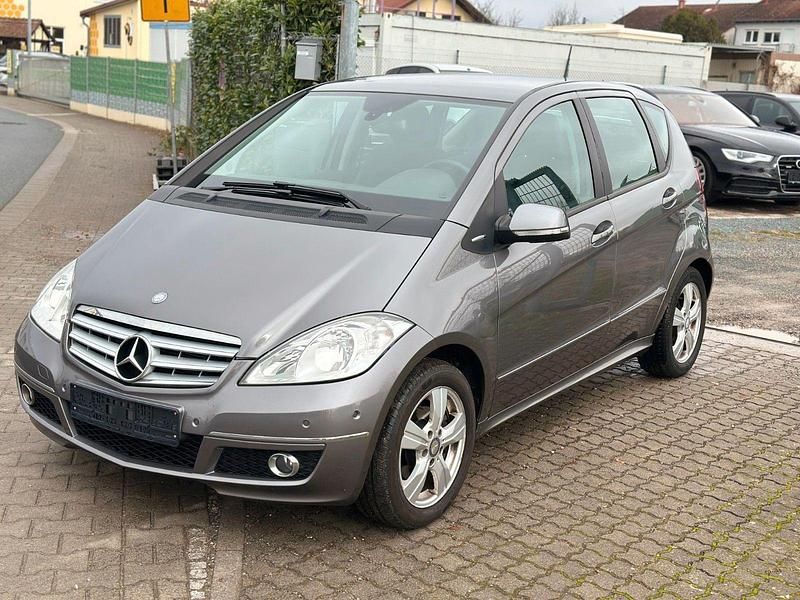 Gebraucht Mercedes A180 109 PS (80 kW) 2011 Grau Kleinwagen