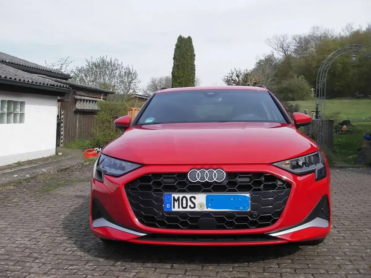 Gebraucht Audi A3 Advanced 150 PS (110 kW) 2024 Rot Kombi