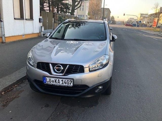 Silber Gebraucht 2011 Nissan Qashqai Tekna SUV | 5.850 € (Guter Preis) - Bild 1/4