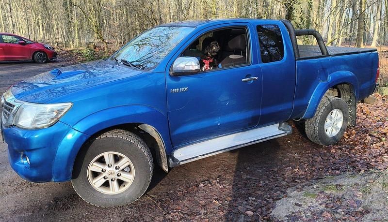 Gebraucht Toyota HiLux 150 PS (110 kW) 2011 Blau Abholung