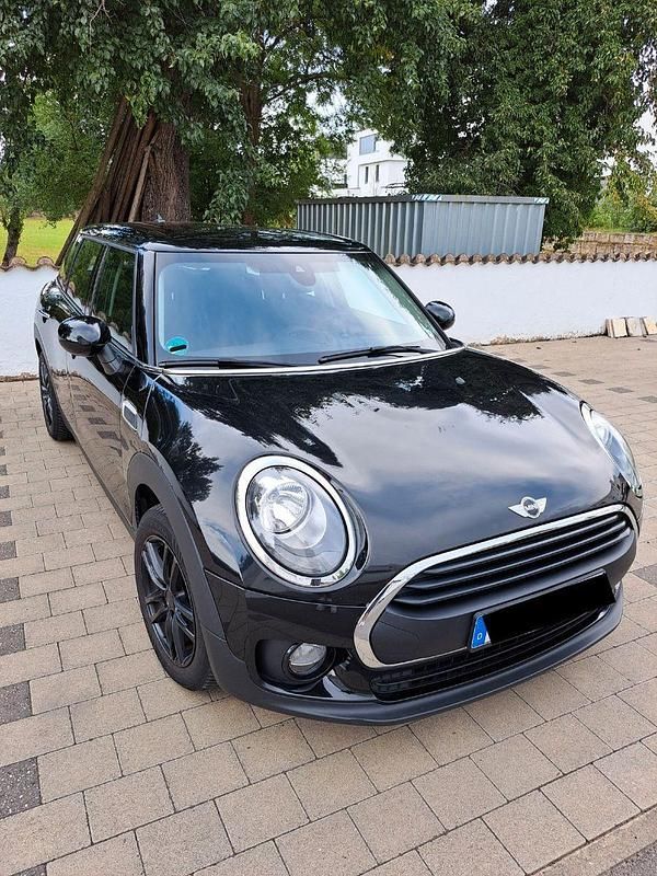 Schwarz Gebraucht 2017 Mini One D Clubman Kombi | 12.900 € (Etwas zu teuer) - Bild 1/4