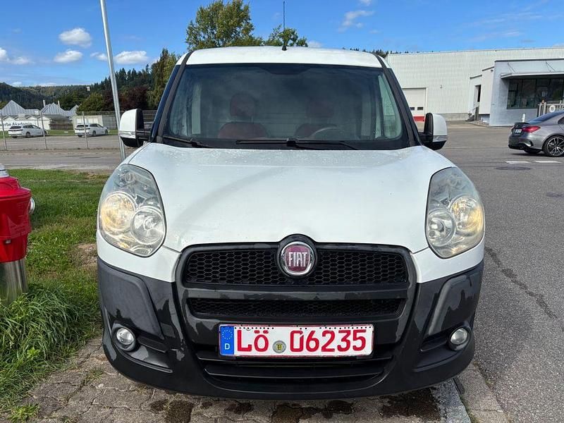 Weiß Gebraucht 2013 Fiat Doblò Van / Kleinbus | 4.500 € (Fairer Preis) - Bild 1/4