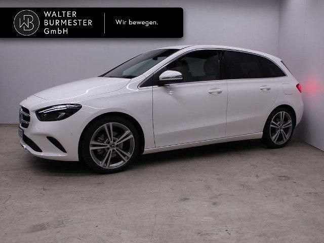 Weiß Gebraucht 2022 Mercedes B200 Van / Kleinbus | 41.850 € - Bild 1/4