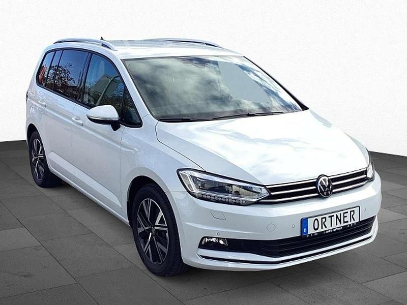 Gebraucht VW Touran Move 150 PS (110 kW) 2024 Oryxweißperlmutteffekt Van / Kleinbus
